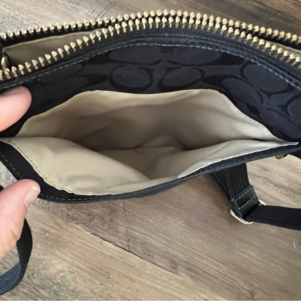 Coach Black Cross Body Bag with Gold Hardware signature design - Picture 7 of 9